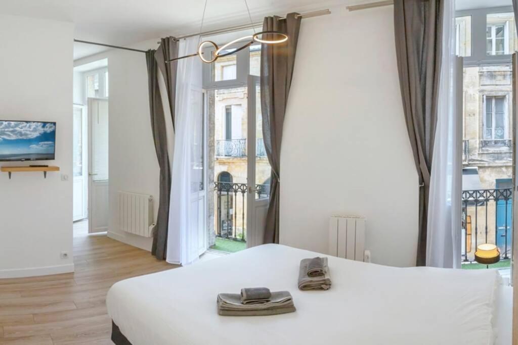 Charmant Logement - Gambetta - Coeur Historique Bordeaux Apartment Bagian luar foto